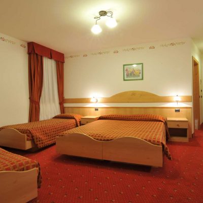 cameretirolia01-hoteladamello