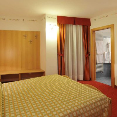 cameretirolia03-hoteladamello