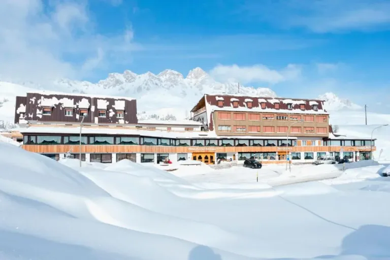Hotel Arnika Wellness — Passo San Pellegrino
